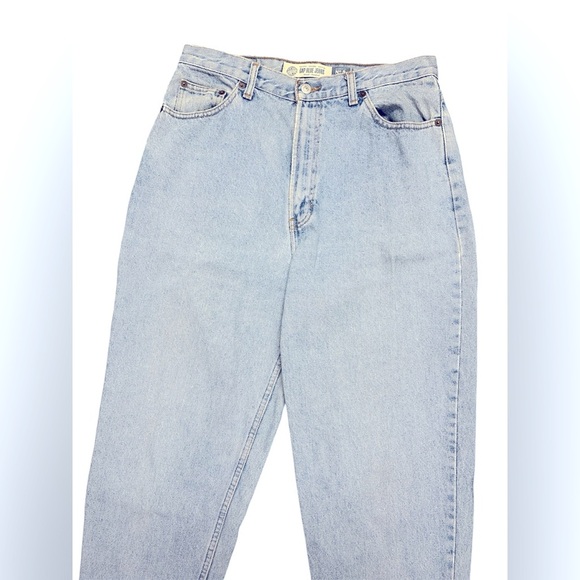 GAP Women's high wasted tapered Leg Jeans in Light Blue - Picture 2 of 9